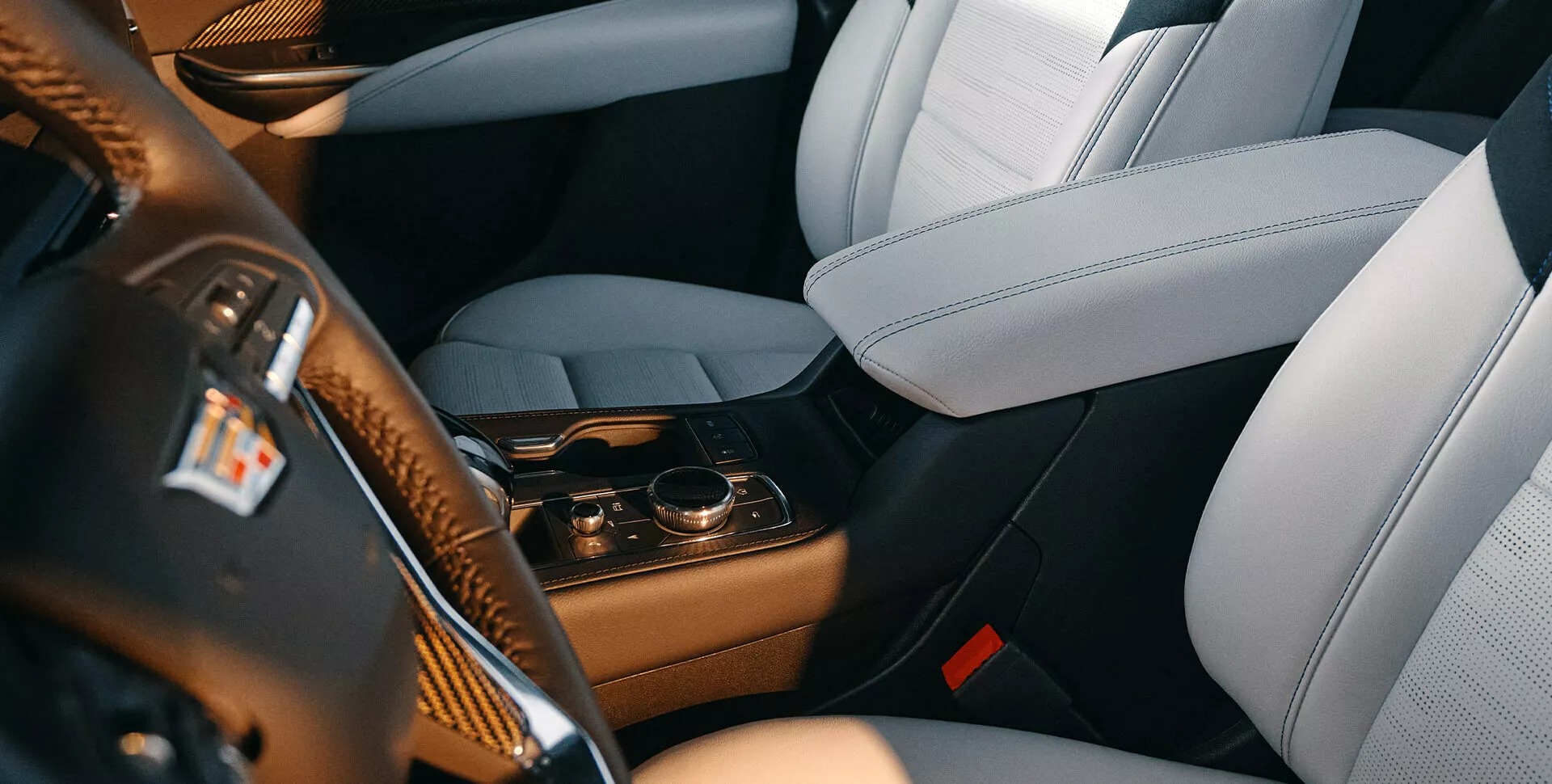 Cuộc đua giá xe Trung Quốc khắc nghiệt thế nào: Xe sang Cadillac có giá chỉ bằng Mazda3 Việt Nam - Ảnh 7