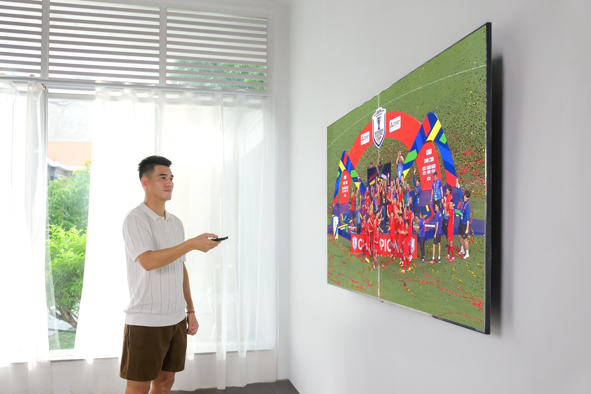 LG QNED evo AI 2025: Đỉnh cao màu sắc, chuẩn mực không dây đích thực - Ảnh 1