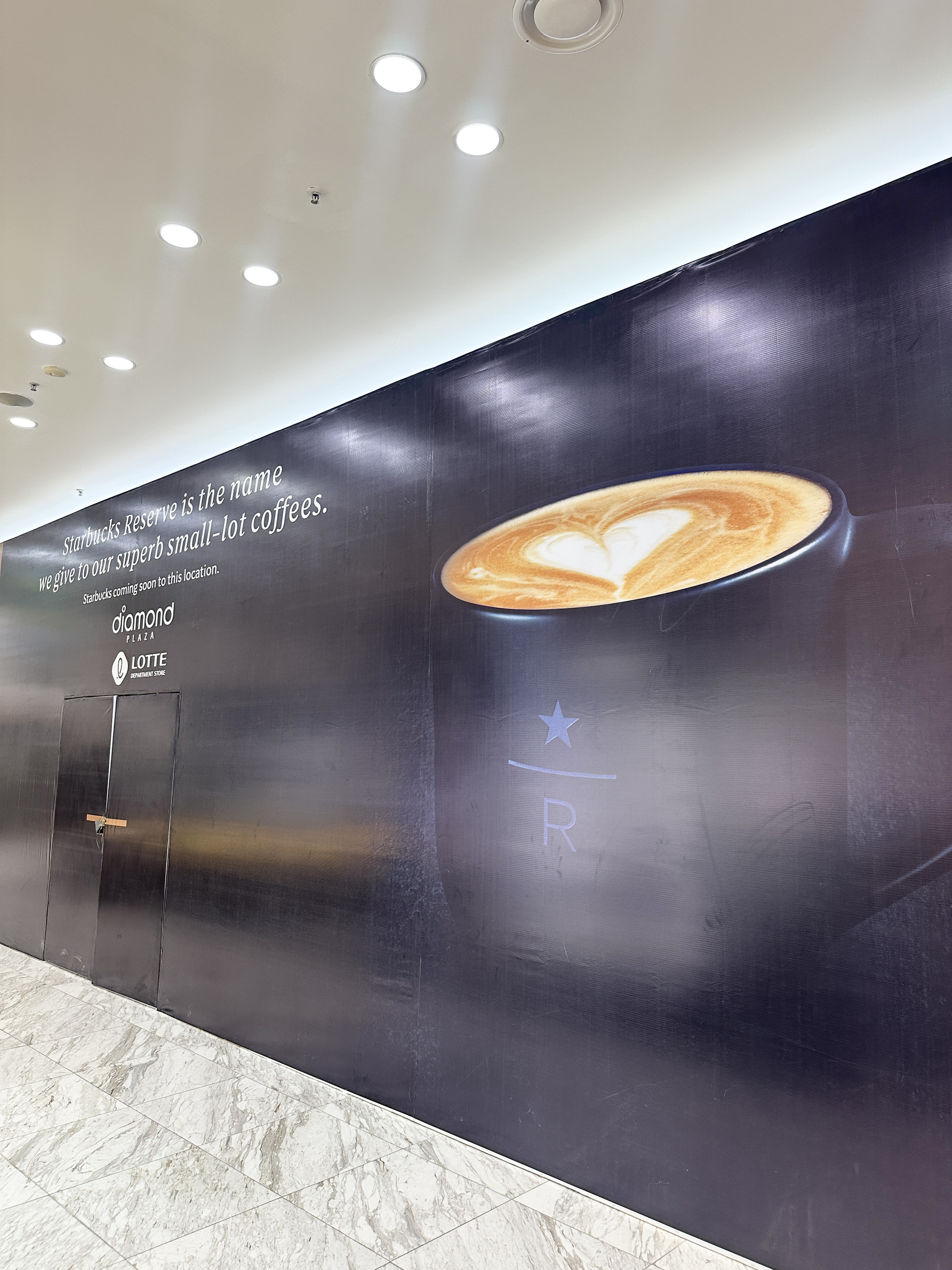 Cận cảnh Starbucks Reserve tại "địa điểm vàng" TP.HCM sắp khai trương, cách vị trí cũ Hàn Thuyên chỉ vài bước chân - Ảnh 2