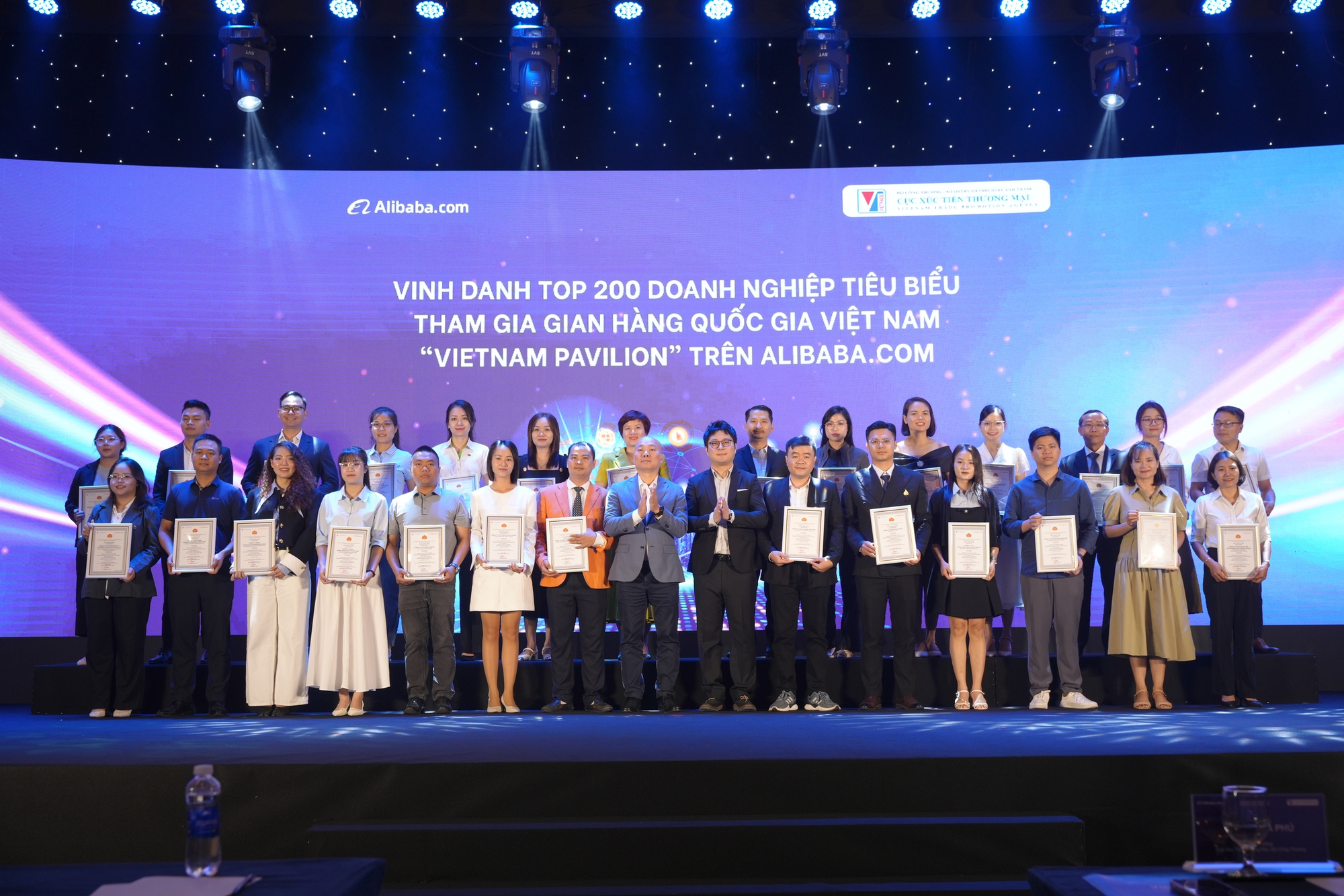 200 doanh nghiệp Việt góp mặt tại "Gian hàng Quốc gia" trên Alibaba.com - Ảnh 1