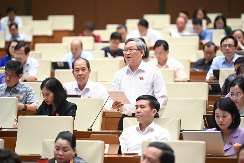 Nạn hàng giả, gian lận thương mại: Mới "chống" mà chưa thấy "xây" - Ảnh 1