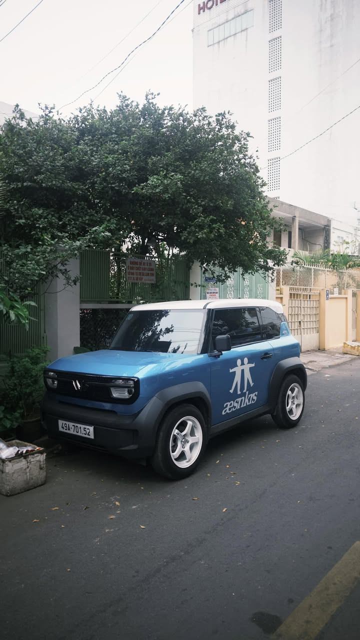 Tậu VinFast VF 3 dù đã có Ranger Raptor và Territory, 2 influencer ngành thời trang chia sẻ: ‘Lái bốc, dính ghế, định nghĩa cho phong cách gen Z’ - Ảnh 6