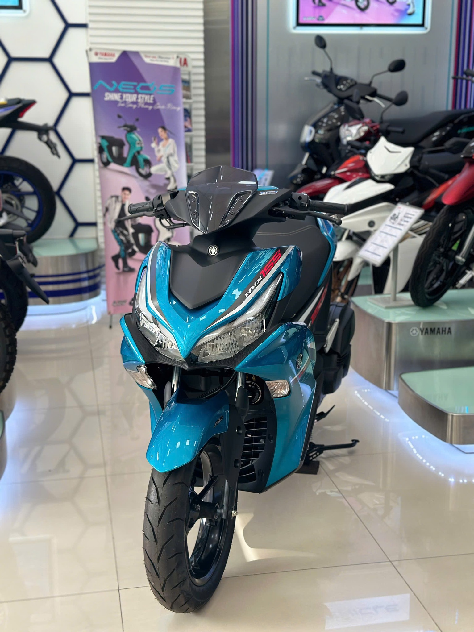 Xả kho, đối thủ của Honda Vario bất ngờ giảm sâu tại đại lý, tặng kèm cả đồng hồ cực xịn - Ảnh 1