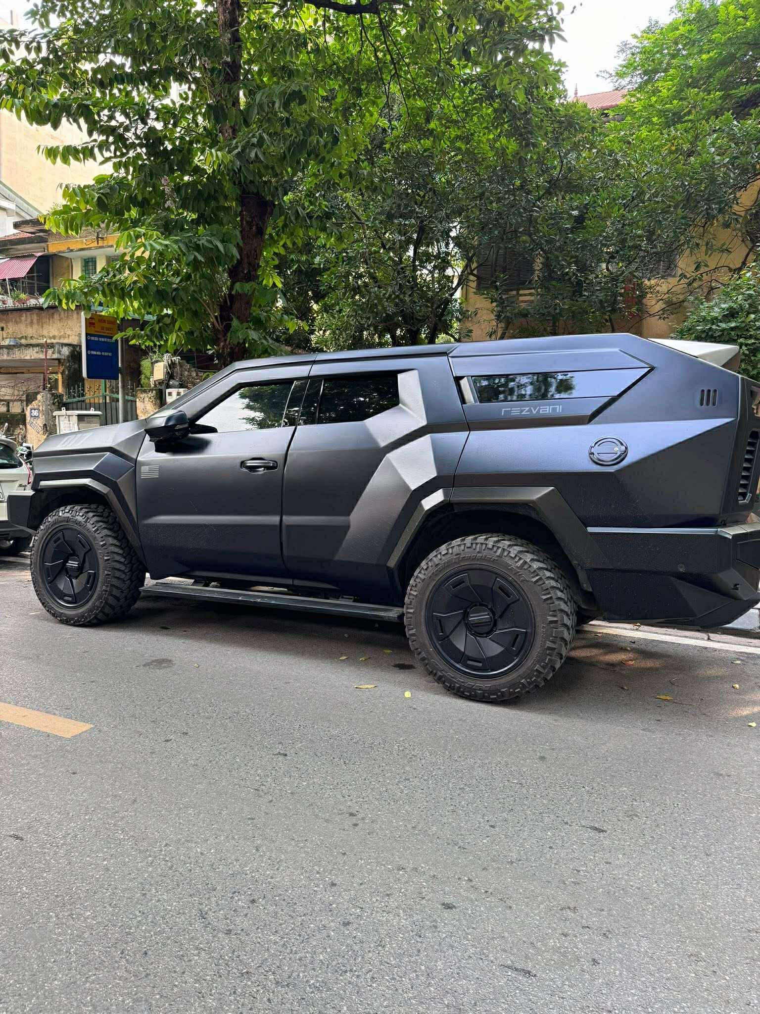 ‘Khủng long’ Rezvani Vengeance xuất hiện tại Hà Nội: Hầm hố như xe quân sự, tùy chọn chống đạn, giá ngang siêu xe - Ảnh 2
