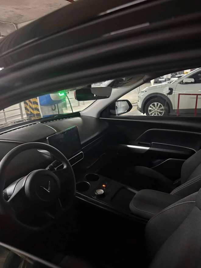 Lộ thêm ảnh thật nội thất VinFast Limo Green, một thứ "lấy" từ xe tiền tỉ? - Ảnh 4
