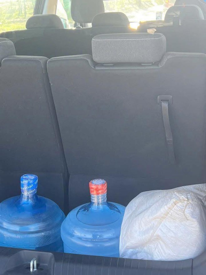 Lộ thêm ảnh thật nội thất VinFast Limo Green, một thứ "lấy" từ xe tiền tỉ? - Ảnh 2