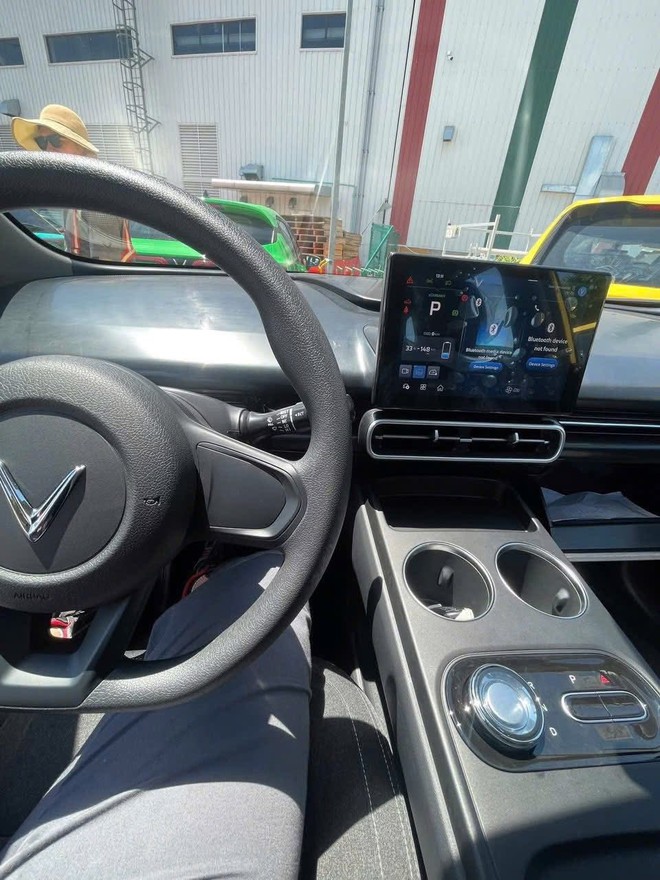 Lộ thêm ảnh thật nội thất VinFast Limo Green, một thứ "lấy" từ xe tiền tỉ? - Ảnh 8