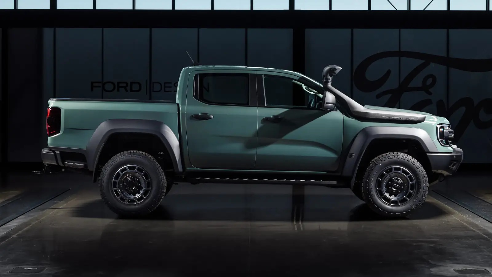 Ford Ranger 'siêu trường' giá gấp đôi bản thường, vẫn phải thêm tiền để có 'thùng hàng' đúng nghĩa, máy V6 chỉ 206 mã lực, kéo được 4,5 tấn hàng - Ảnh 5