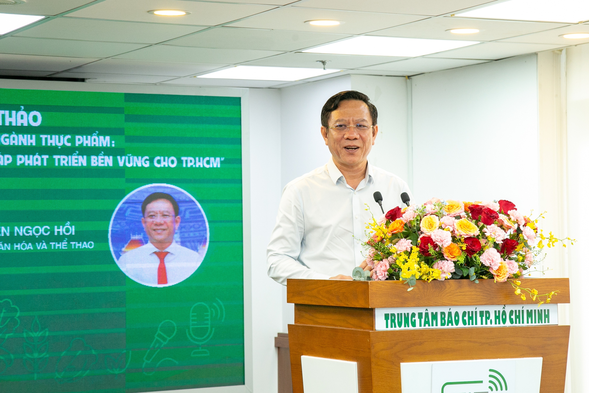 Từ vụ trứng gà giả, kẹo Kera..., TP HCM sẽ lập danh sách đen các KOL tham gia truyền thông "bẩn" - Ảnh 1