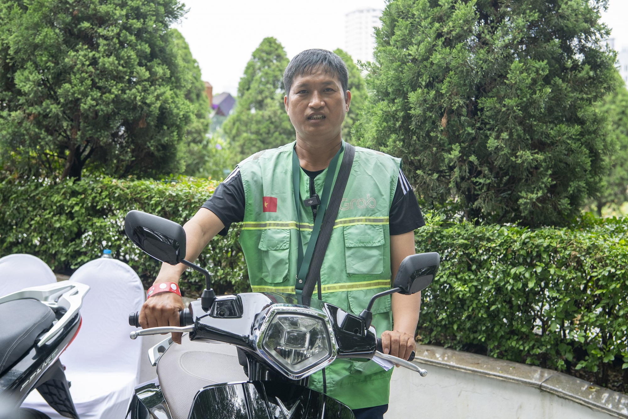 Mỗi giờ có 35 người Hà Nội mua xe máy điện VinFast, đẩy 600 xe xăng ra khỏi Thủ đô chỉ trong 2 ngày - Ảnh 6