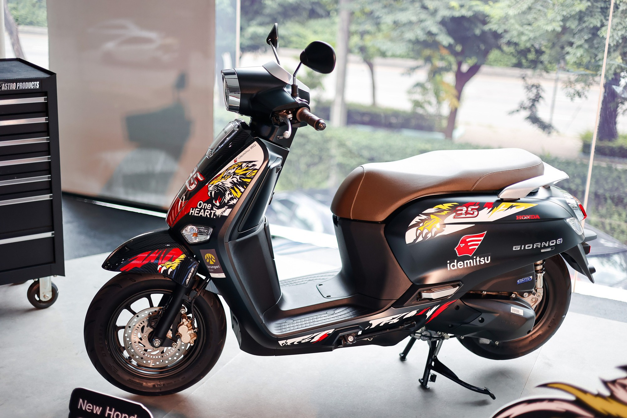 3 mẫu xe ga mới nhất của Honda về Việt Nam: Thiết kế độc lạ, có xe chỉ 'ăn' 1,7L/100km - Ảnh 6