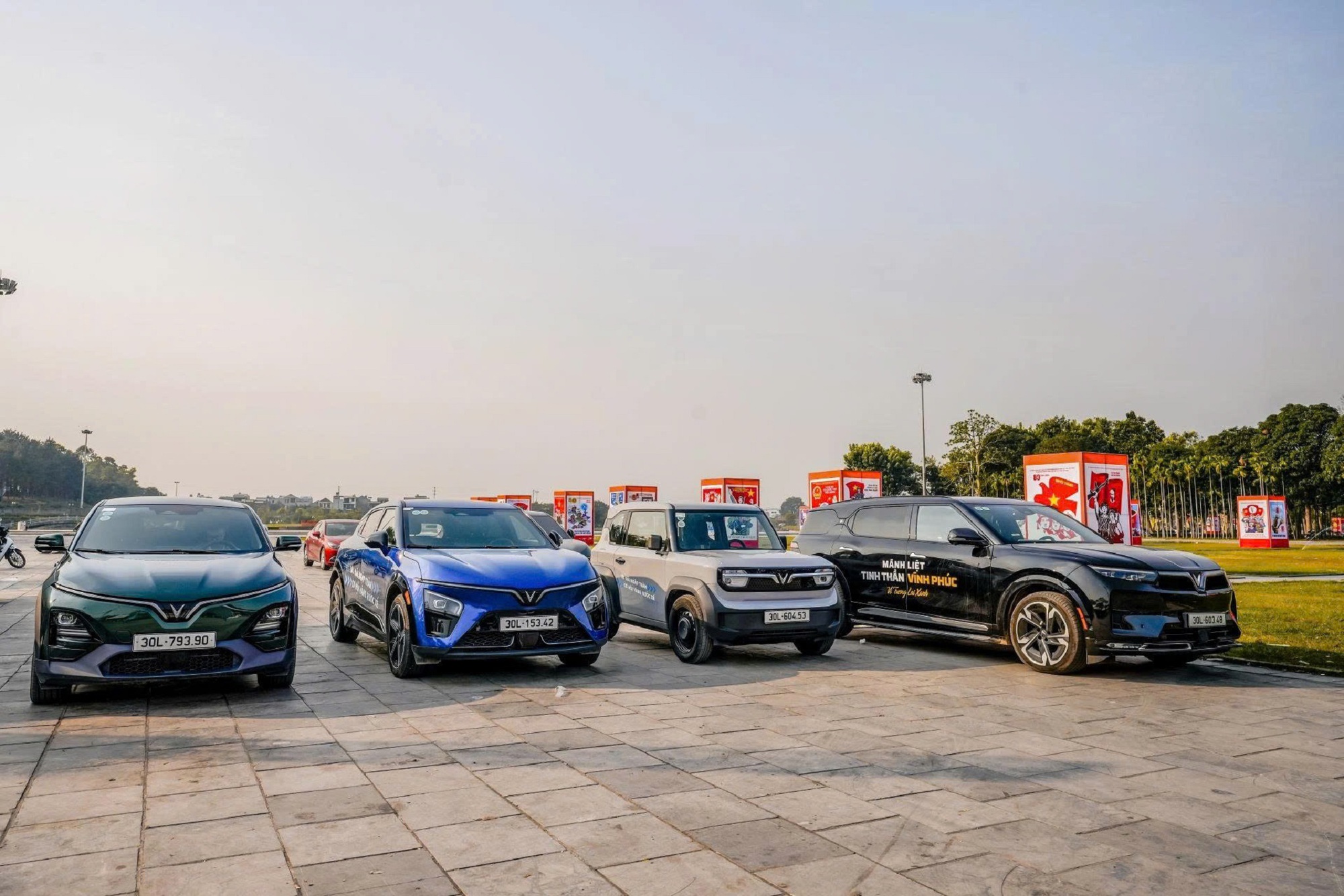 Mỗi giờ có 35 người Hà Nội mua xe máy điện VinFast, đẩy 600 xe xăng ra khỏi Thủ đô chỉ trong 2 ngày - Ảnh 8