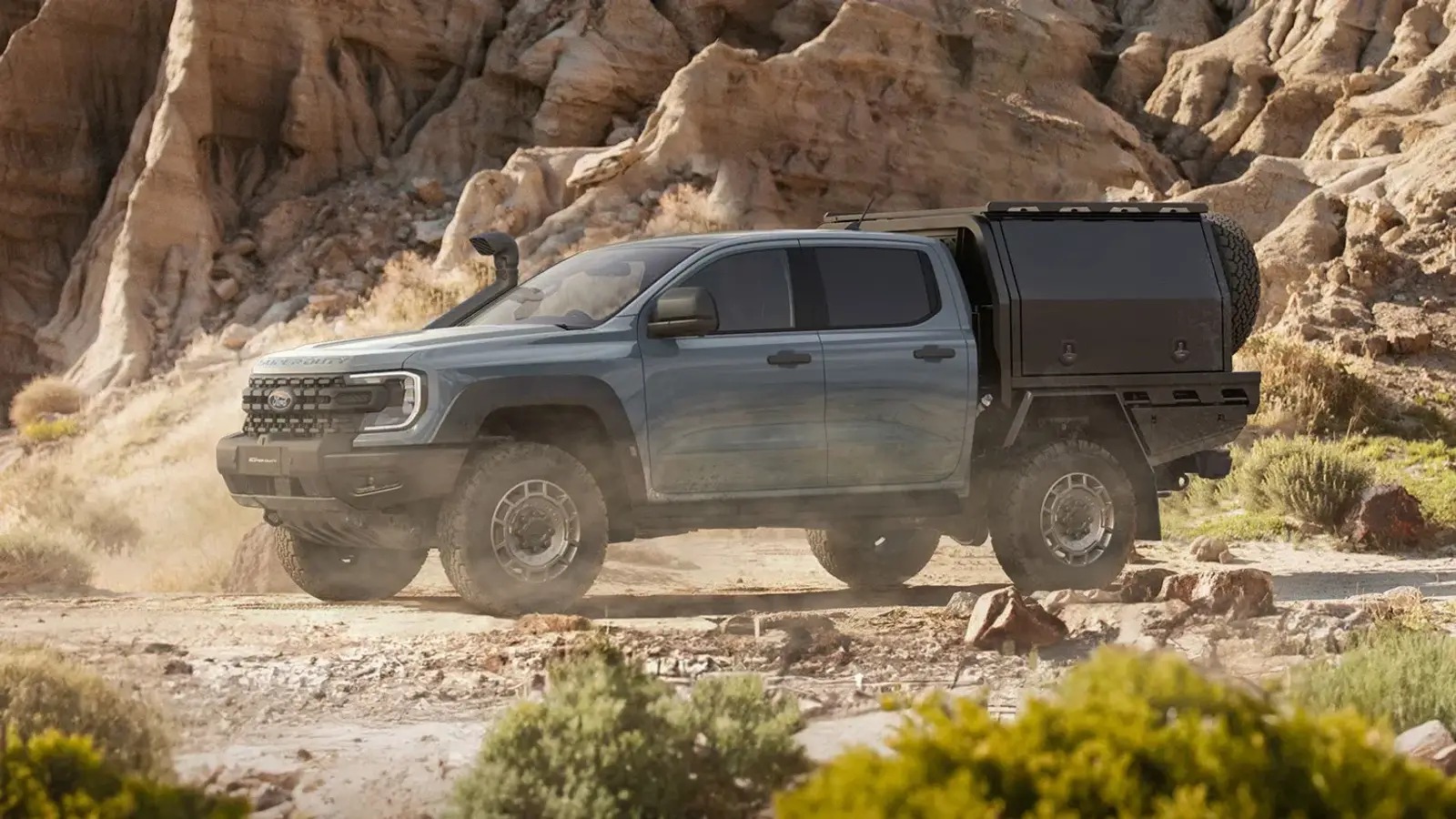 Ford Ranger 'siêu trường' giá gấp đôi bản thường, vẫn phải thêm tiền để có 'thùng hàng' đúng nghĩa, máy V6 chỉ 206 mã lực, kéo được 4,5 tấn hàng - Ảnh 3