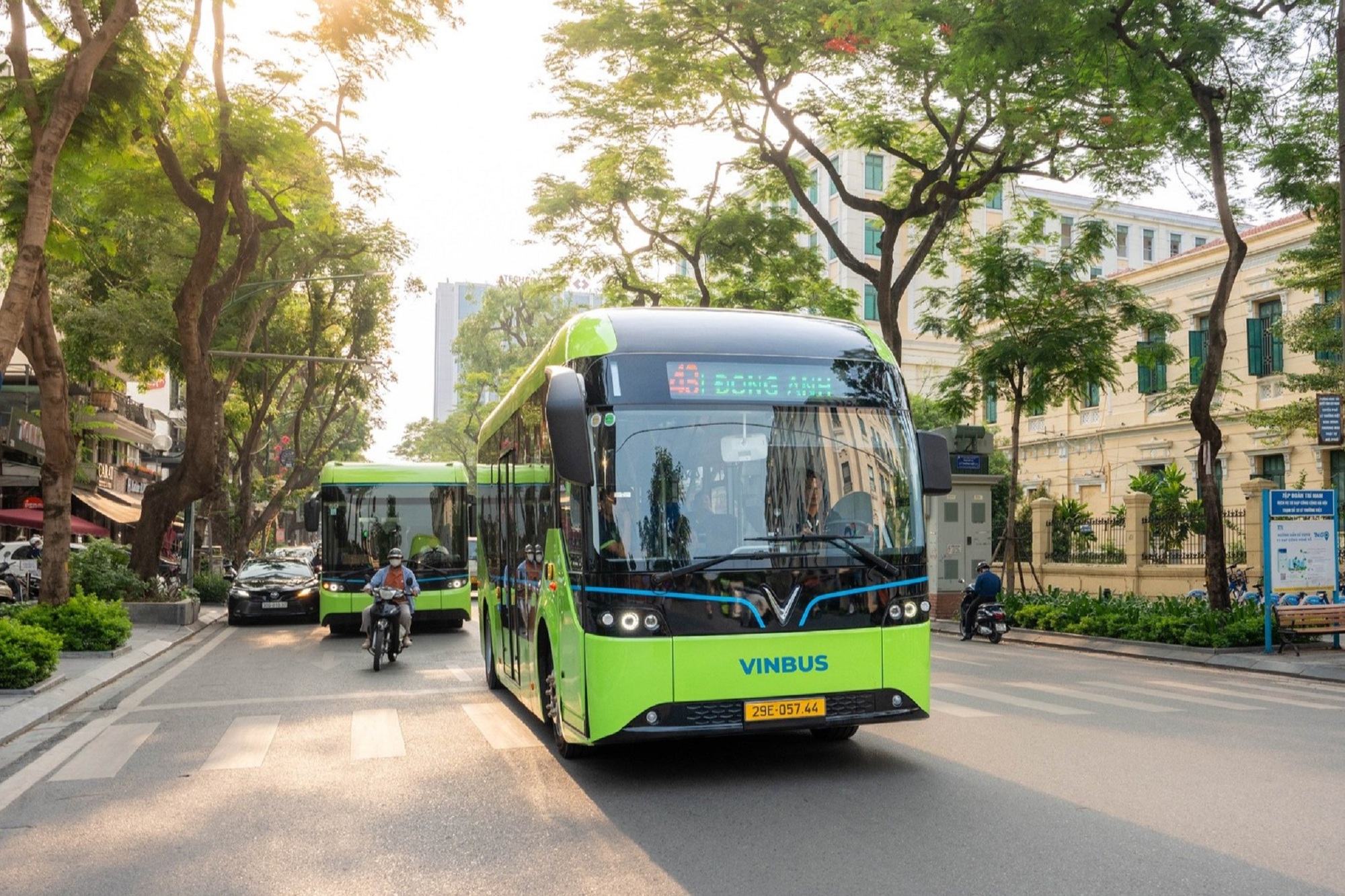 Mỗi giờ có 35 người Hà Nội mua xe máy điện VinFast, đẩy 600 xe xăng ra khỏi Thủ đô chỉ trong 2 ngày - Ảnh 9