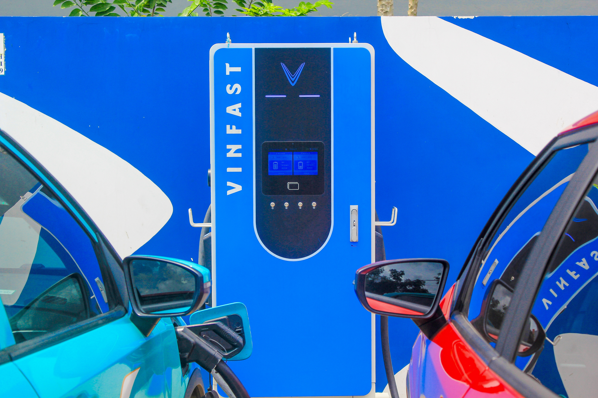 Trạm sạc xe điện phủ khắp nơi, tốc độ triển khai gấp đôi dự kiến, kế hoạch 10.000 tỷ của ông Phạm Nhật Vượng dần thành hiện thực - Ảnh 15