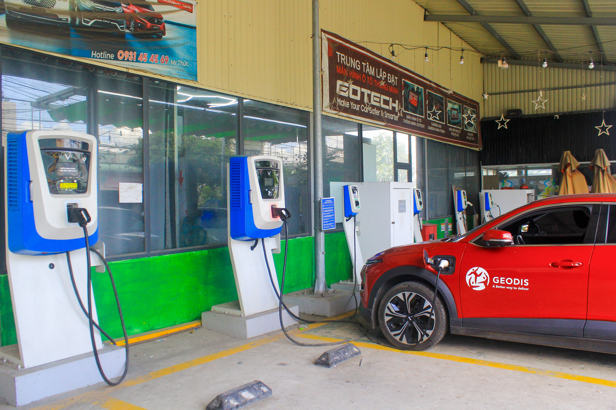 Trạm sạc xe điện phủ khắp nơi, tốc độ triển khai gấp đôi dự kiến, kế hoạch 10.000 tỷ của ông Phạm Nhật Vượng dần thành hiện thực - Ảnh 9