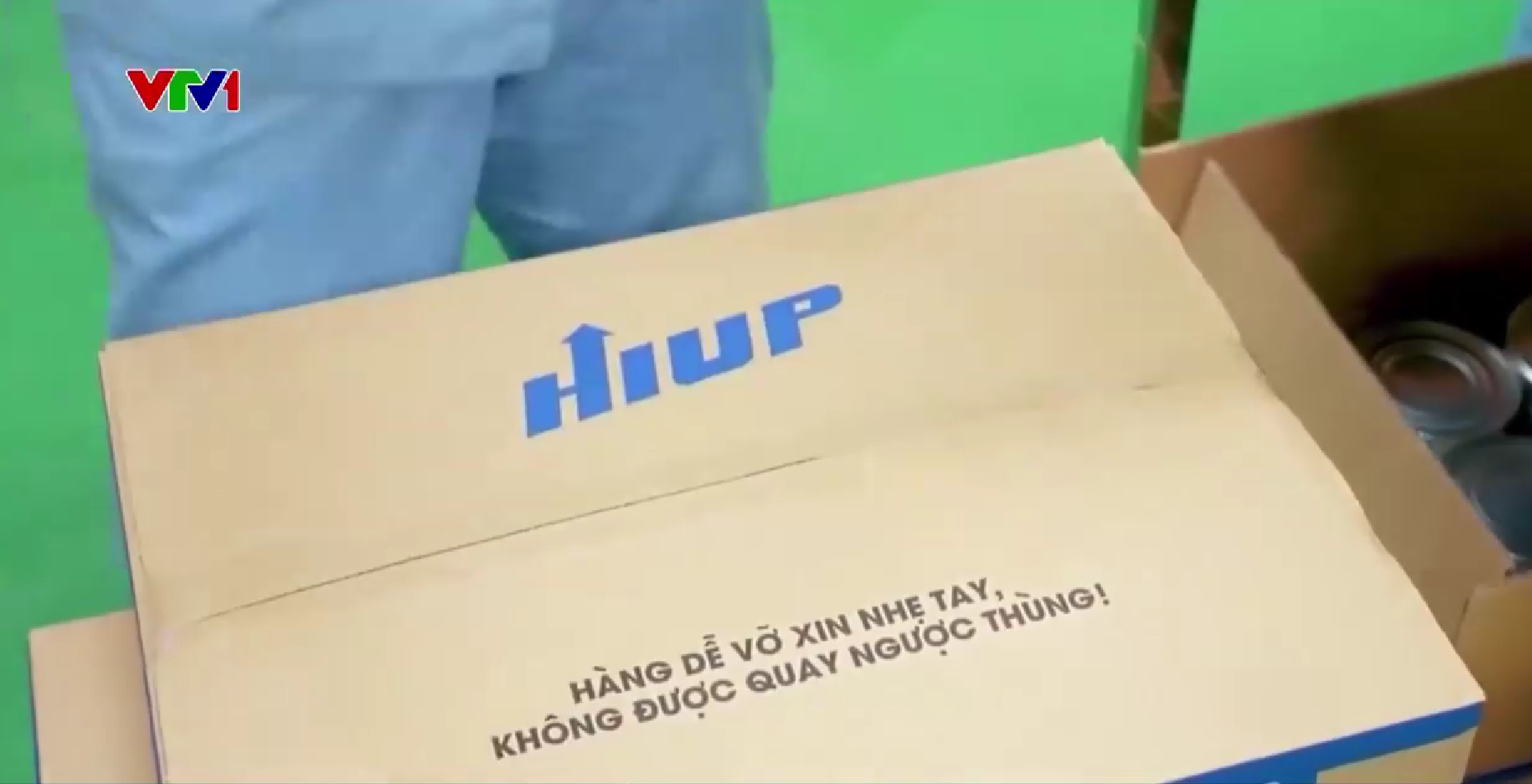 Cận cảnh kho hàng, dây chuyền được quảng bá "hàng đầu" của đường dây sản xuất sữa HIUP 27 giả - Ảnh 5