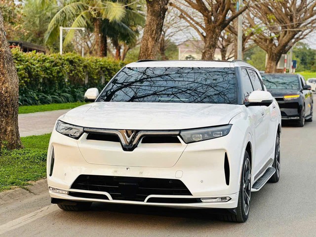 VinFast VF 9 với thiết kế mới lộ diện trên đường, dễ là bản nâng cấp, hãng úp mở thêm ‘độc bản’ sắp ra mắt ngay tháng này - Ảnh 5