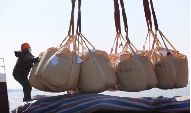 Vừa áp thuế 15% với Mỹ, một loại nông sản của Trung Quốc bất ngờ gặp khó: Sản lượng thấp nhất 7 năm, tiêu thụ hàng đầu thế giới - Ảnh 1