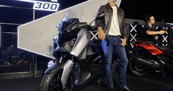 Yamaha XMAX 300 ra mắt Việt Nam: Giá 140 triệu đồng, động cơ 292cc, tiêu thụ 3 lít/100 km, thêm màu mới, có cổng sạc Type C