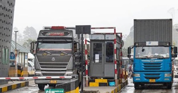 Nông sản Việt vào mùa, xe hàng nườm nượp đổ lên cửa khẩu Lạng Sơn