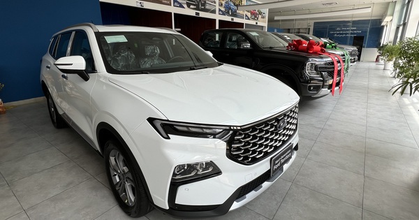 "Cuộc chiến" phân khúc xe gầm cao hạng C