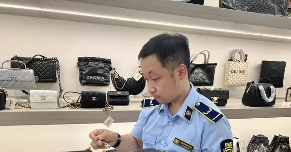 Đà Nẵng: Bán túi Chanel, LV, Gucci 'dỏm' bị phạt hơn 110 triệu đồng