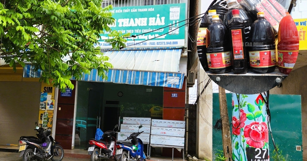Bất ngờ với trụ sở công ty có hàng ngàn chai nước mắm bị vứt bỏ ở Quảng Nam