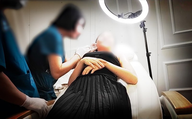 Đà Nẵng: Thẩm mỹ giá 2 triệu "vẽ" thành 22 triệu, đoàn kiểm tra ập đến, bác sĩ quăng áo blouse chạy trốn - Ảnh 1