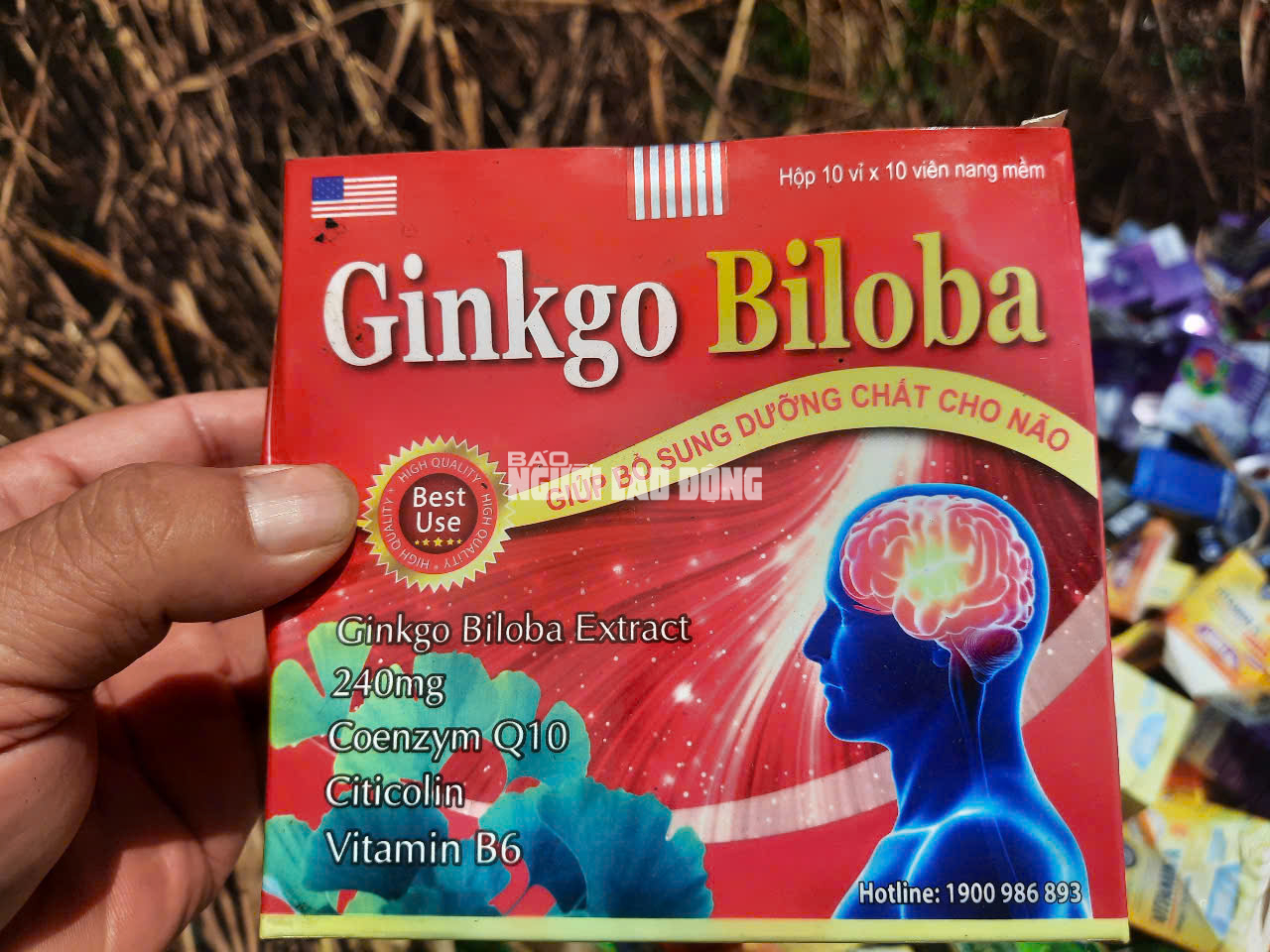 Phát hiện số lượng lớn thuốc, thực phẩm chức năng bỏ ở Bình Chánh - Ảnh 16