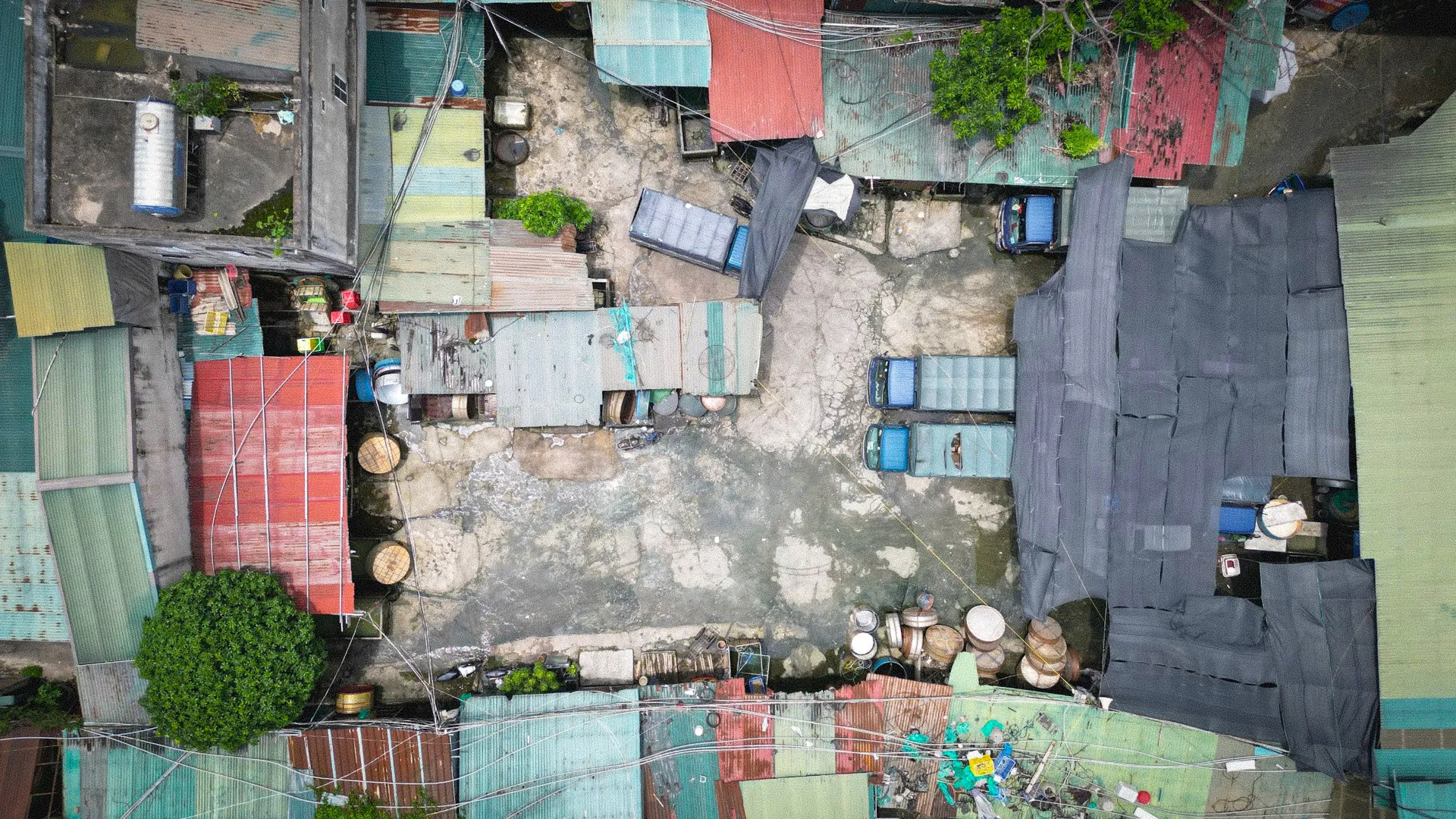 Bên trong chợ đầu mối thủy sản lớn nhất Thủ đô: Xuống cấp, chật chội, nhếch nhác - Ảnh 4