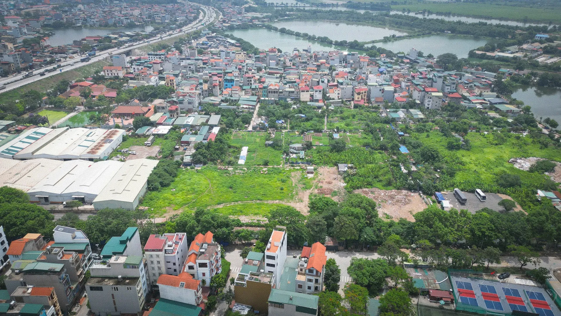 Bên trong chợ đầu mối thủy sản lớn nhất Thủ đô: Xuống cấp, chật chội, nhếch nhác - Ảnh 11