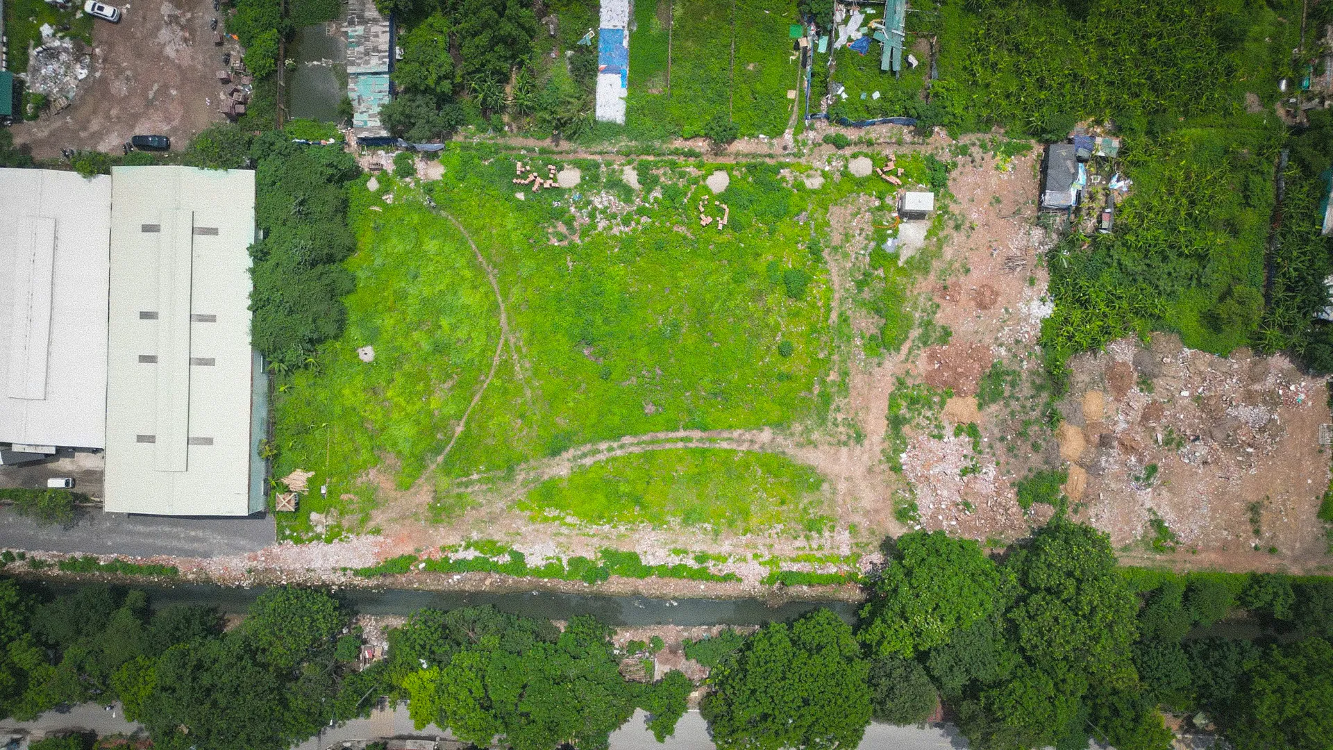 Bên trong chợ đầu mối thủy sản lớn nhất Thủ đô: Xuống cấp, chật chội, nhếch nhác - Ảnh 12