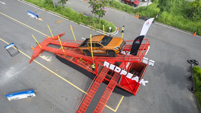 Vắt sức Mitsubishi Xforce leo dốc cao 8 mét và loạt bài thử ra trò, lại còn free tại Hà Nội - Ảnh 14