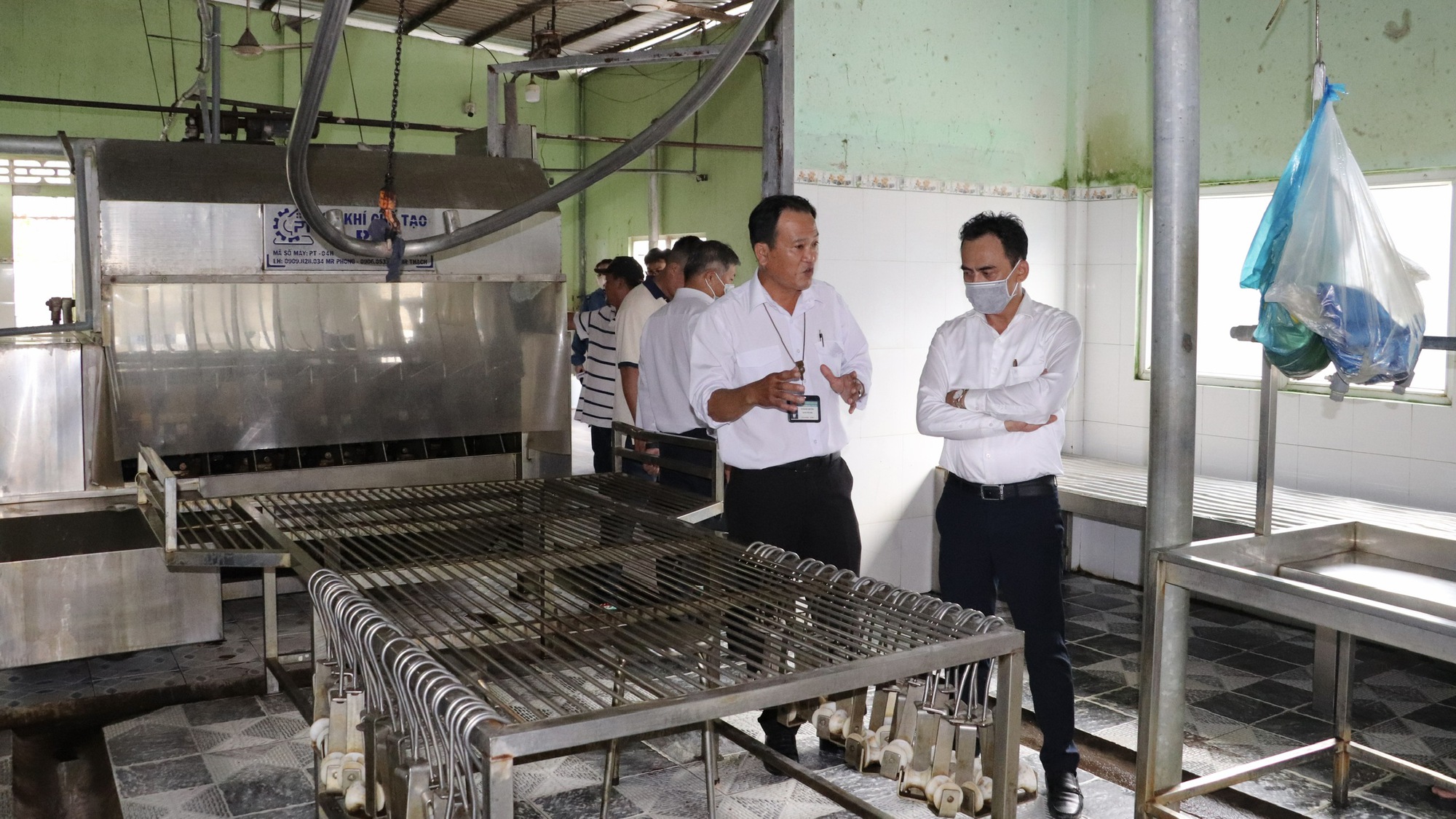 Đại diện C.P Việt Nam thừa nhận hình ảnh "tố" heo bệnh là thật, chủ cơ sở giết mổ gia công chia sẻ thông tin nóng - Ảnh 1