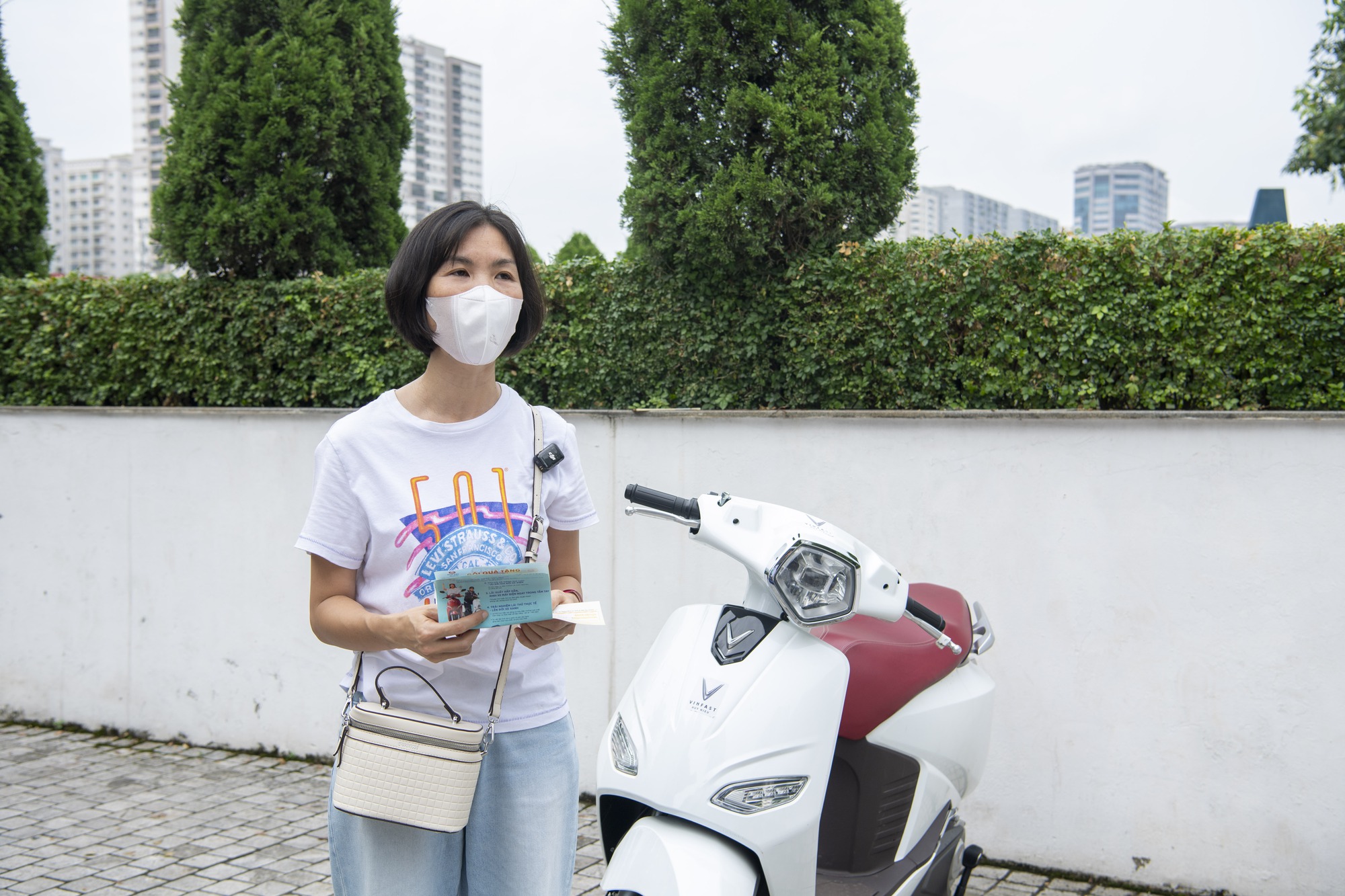 Dân chơi Hà thành mang cả Kawasaki đi ‘đổi xăng lấy điện’ VinFast, có kèo xe công nghệ nhanh 1 nốt nhạc - Ảnh 4