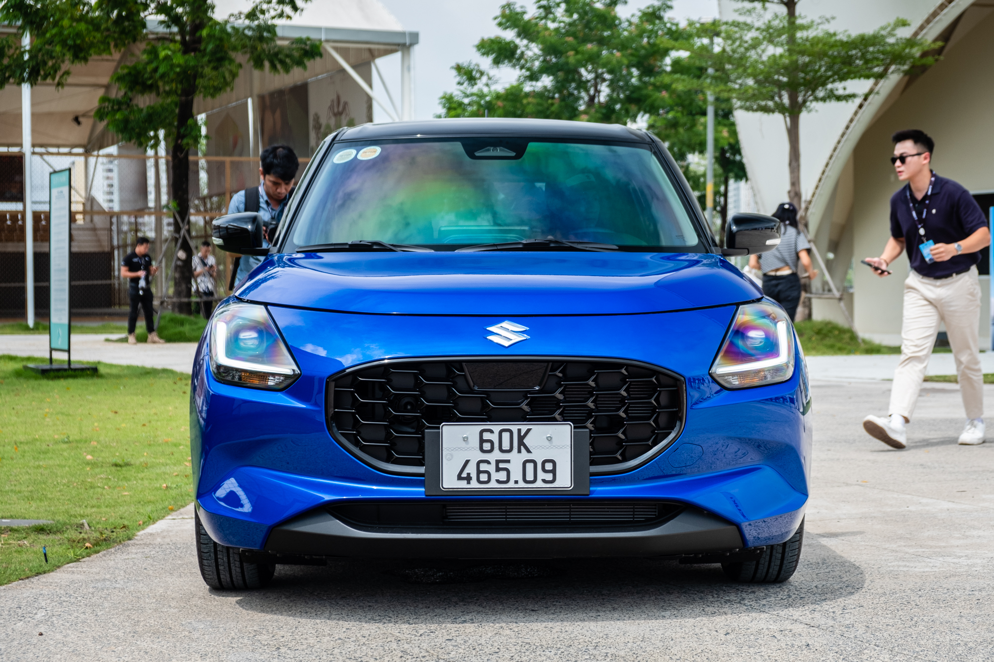 Suzuki Swift 2025 ra mắt Việt Nam: Giá 569 triệu, máy hybrid, 6 tính năng ADAS, đấu Mazda2 hatchback - Ảnh 7