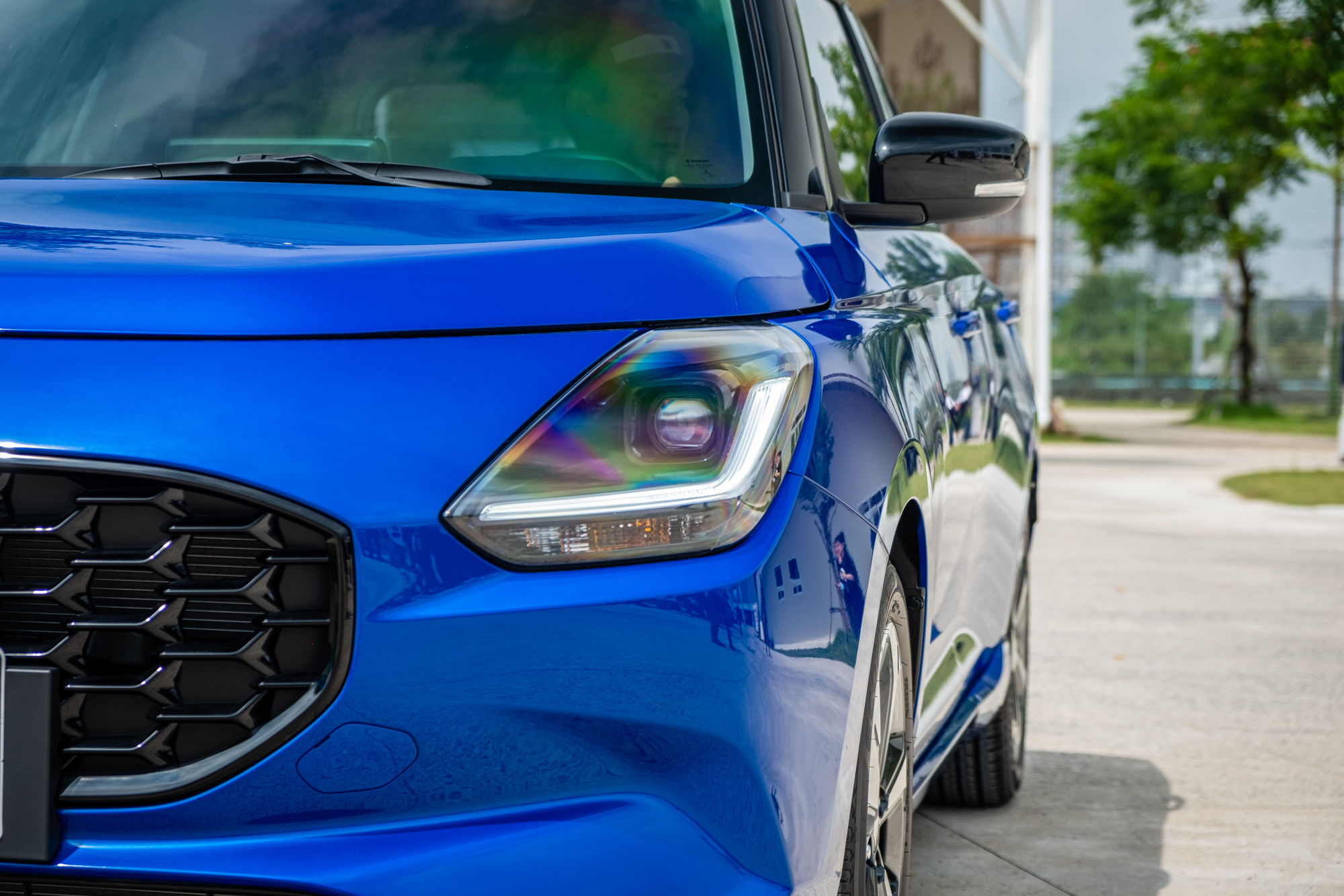 Suzuki Swift 2025 ra mắt Việt Nam: Giá 569 triệu, máy hybrid, 6 tính năng ADAS, đấu Mazda2 hatchback - Ảnh 2