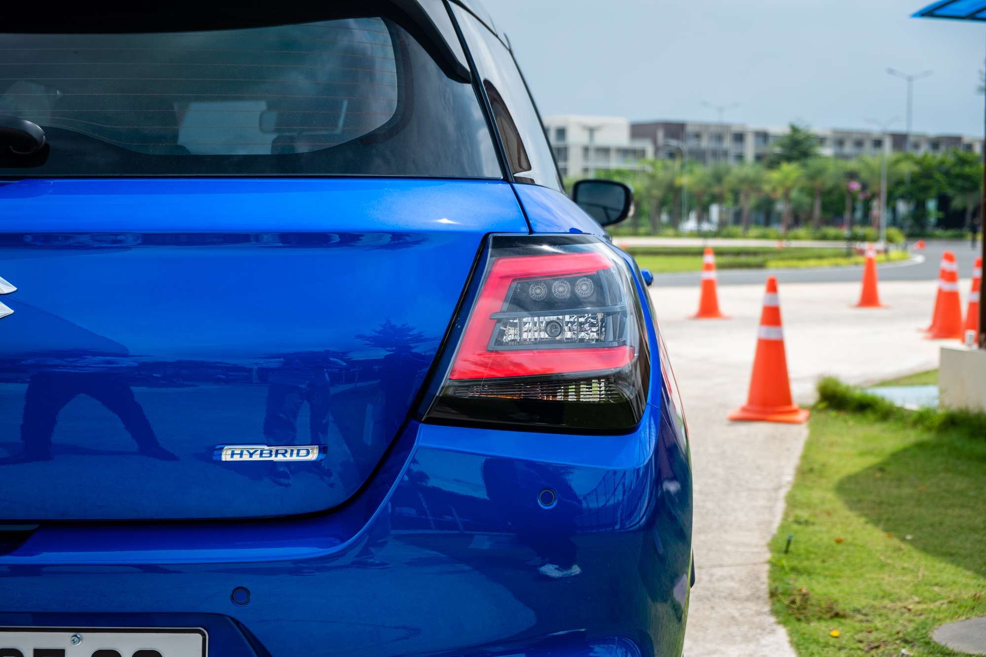 Suzuki Swift 2025 ra mắt Việt Nam: Giá 569 triệu, máy hybrid, 6 tính năng ADAS, đấu Mazda2 hatchback - Ảnh 4