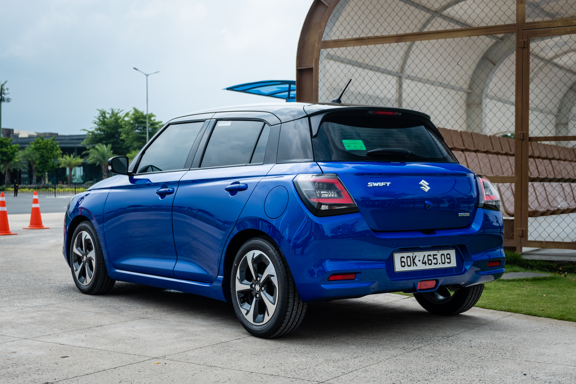 Suzuki Swift 2025 ra mắt Việt Nam: Giá 569 triệu, máy hybrid, 6 tính năng ADAS, đấu Mazda2 hatchback - Ảnh 9