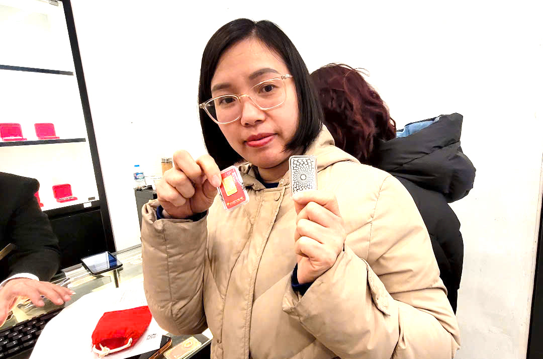 Điều gì khiến giá bạc vọt lên mức cao nhất hơn một thập kỷ? - Ảnh 1