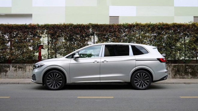 VW Viloran, Teramont X tăng giá mạnh tại Việt Nam, người mua vẫn tiết kiệm được trăm triệu nếu chọn đánh đổi một điều - Ảnh 5