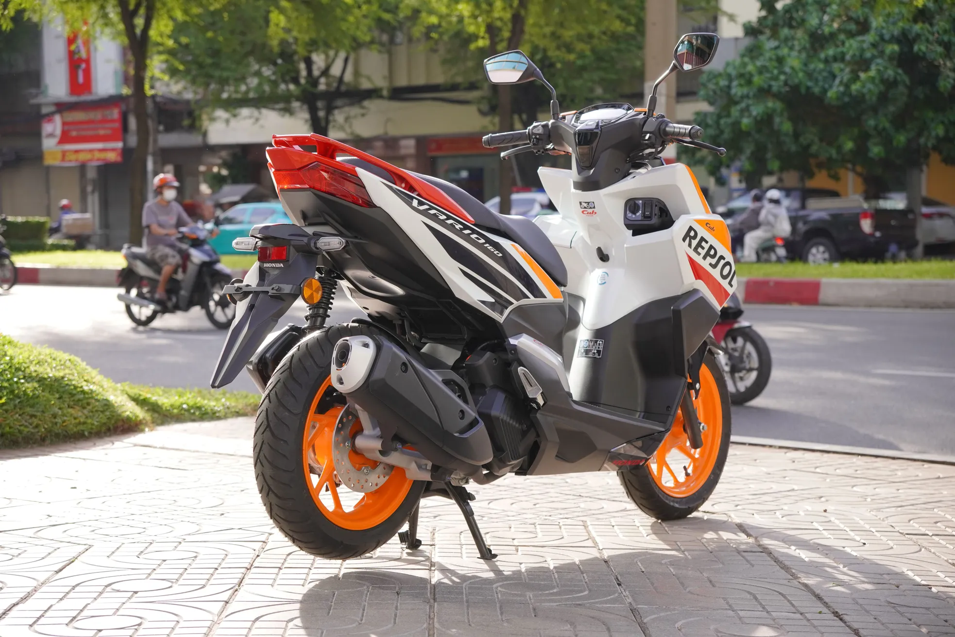 Cận cảnh Honda Vario bản giới hạn Repsol vừa về Việt Nam - Ảnh 3