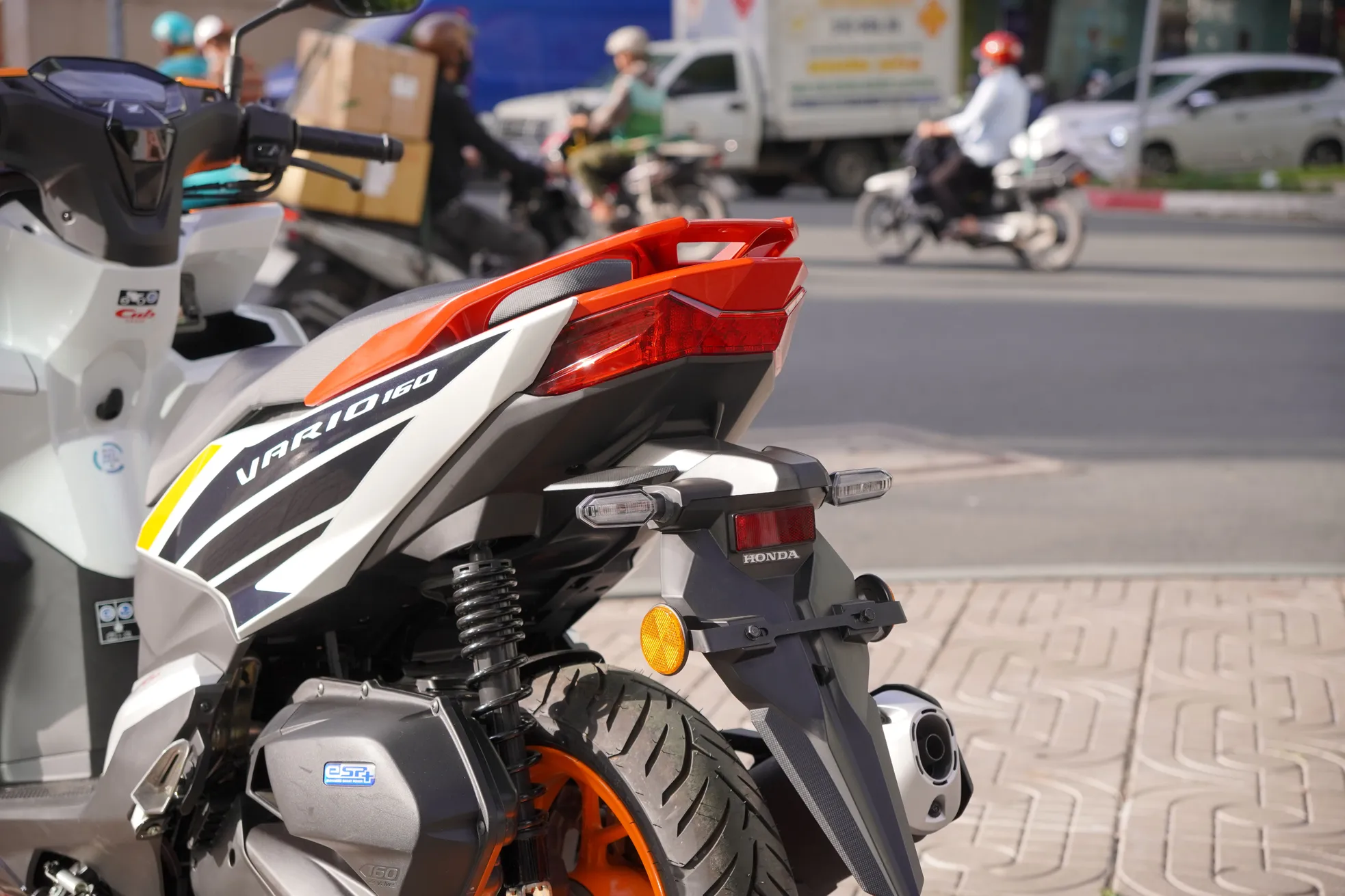 Cận cảnh Honda Vario bản giới hạn Repsol vừa về Việt Nam - Ảnh 8