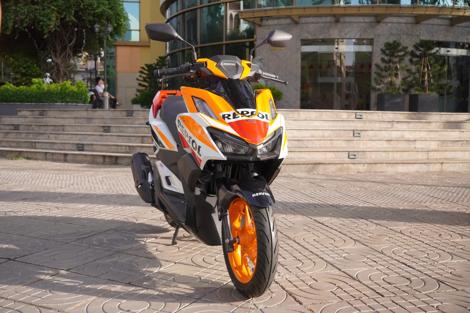 Cận cảnh Honda Vario bản giới hạn Repsol vừa về Việt Nam - Ảnh 2