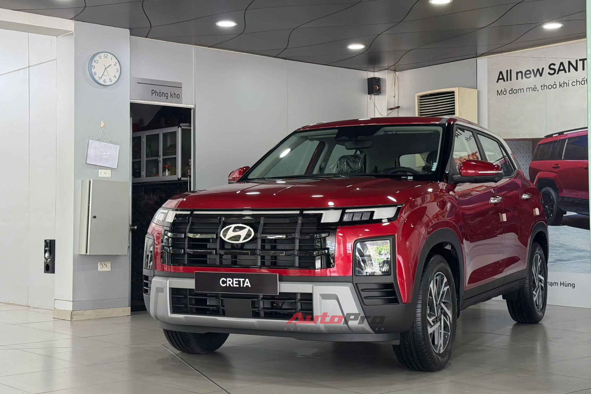 Hyundai Creta 2025 vừa ra mắt đã giảm giá tại đại lý: Bản N Line 'cháy hàng', bản 'base' còn 579 triệu đồng, tăng sức cạnh tranh Xforce - Ảnh 1