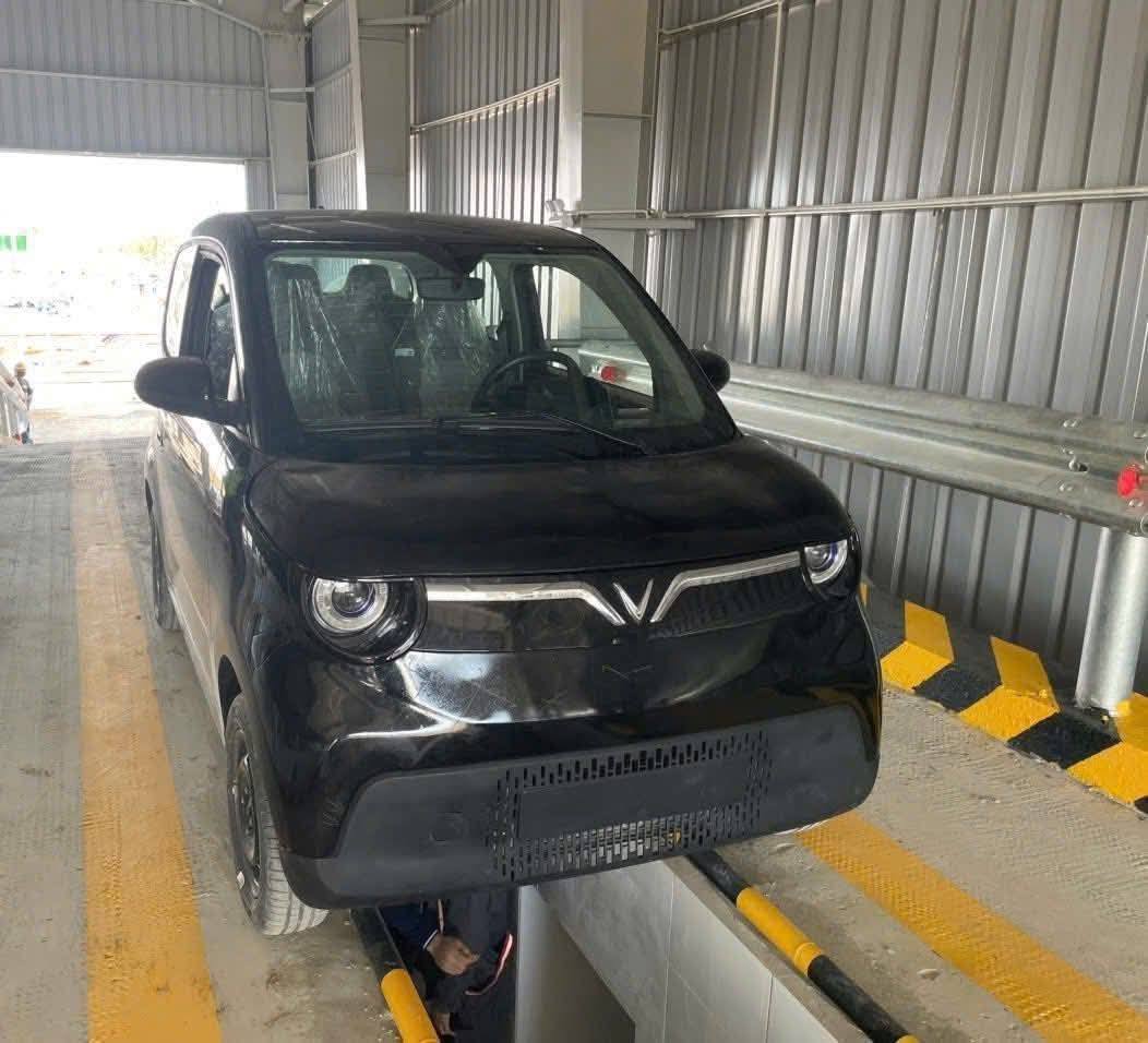 Bóc tách trang bị VinFast Minio Green từ loạt ảnh nội, ngoại thất rò rỉ sớm: Cụm đèn 'ăn tiền', bên trong có nhiều điểm thực dụng - Ảnh 1