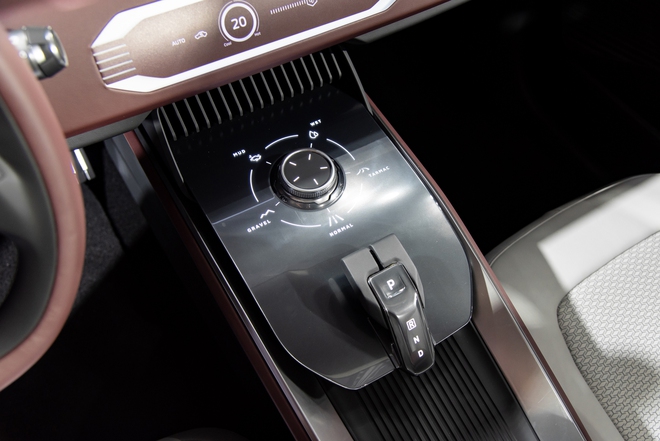 Xem thực tế Mitsubishi DST Concept ngoài đời thực: Hàng 3 cực rộng, có ADAS, nhiều điểm giống Xforce đang bán chạy - Ảnh 15