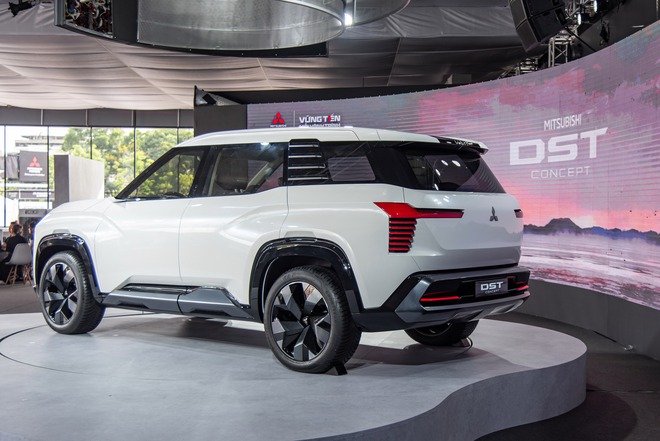 Xem thực tế Mitsubishi DST Concept ngoài đời thực: Hàng 3 cực rộng, có ADAS, nhiều điểm giống Xforce đang bán chạy - Ảnh 4