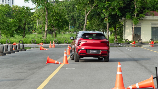 Vắt sức Mitsubishi Xforce leo dốc cao 8 mét và loạt bài thử ra trò, lại còn free tại Hà Nội - Ảnh 24